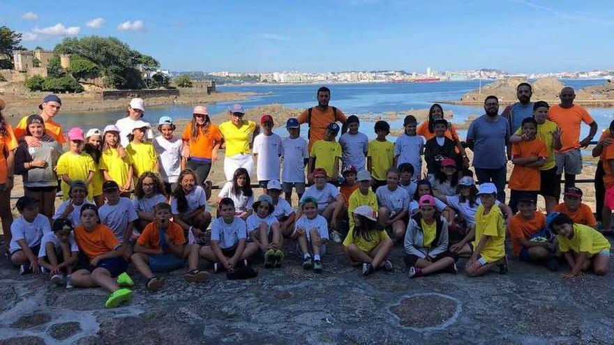 Cincuenta niños cambreses, en el campus multideporte