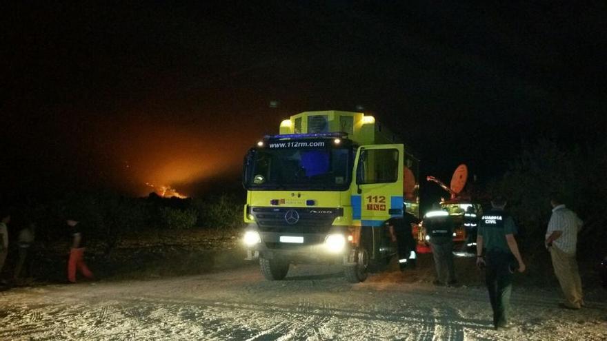 El puesto avanzado de mando se ha desplazado hasta el lugar del incendio para coordinar las labores de extinción