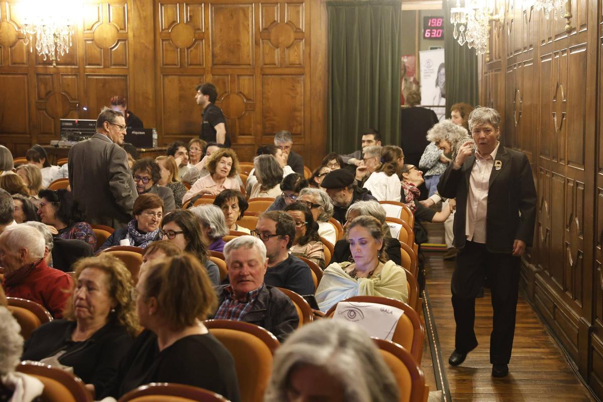 El talento asturiano y el compromiso por la igualdad, en Oviedo: estas son las once premiadas en la Gala Miradas Violetas El talento asturiano y el compromiso por la igualdad, en Oviedo: estas son las once premiadas en la Gala Miradas Violetas