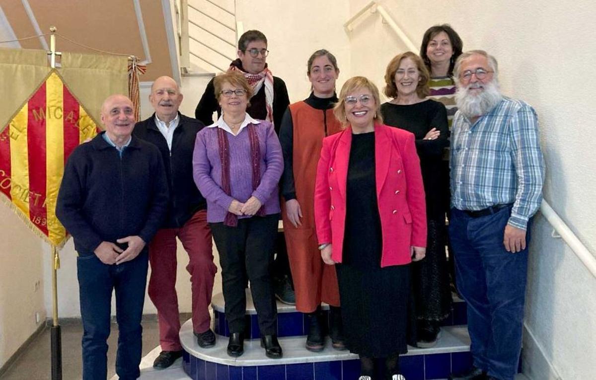 Gemma Pasqual amb l'actual junta directiva d'El Micalet