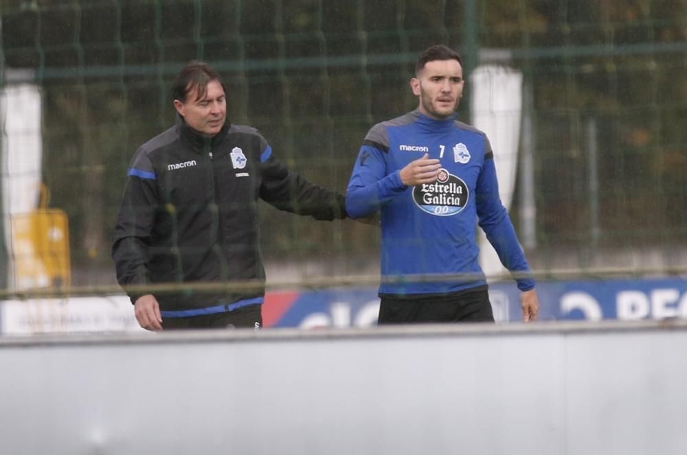 Circuito de fuerza, ejercicio de posesión y fútbol 8 para 8 en el primer entrenamiento de una semana sin fútbol liguero.