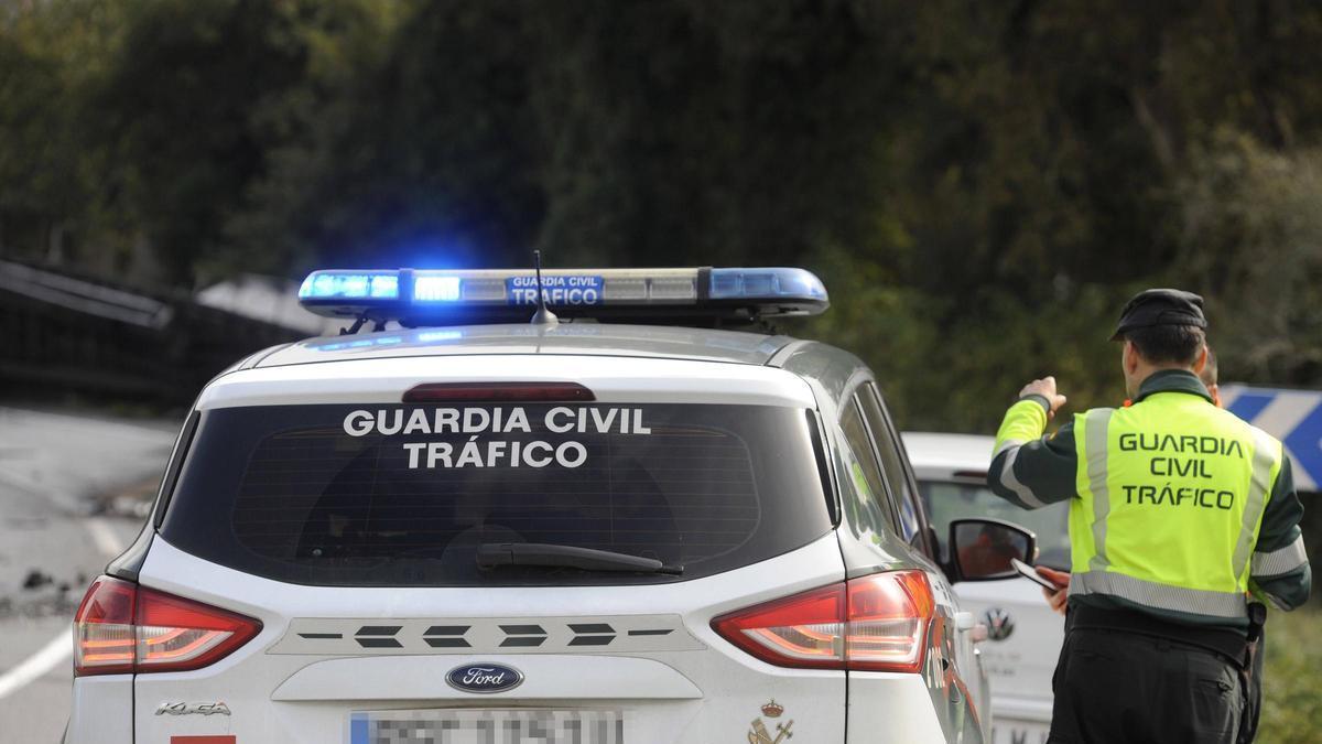 Patrulla de la Guardia Civil de Tráfico.