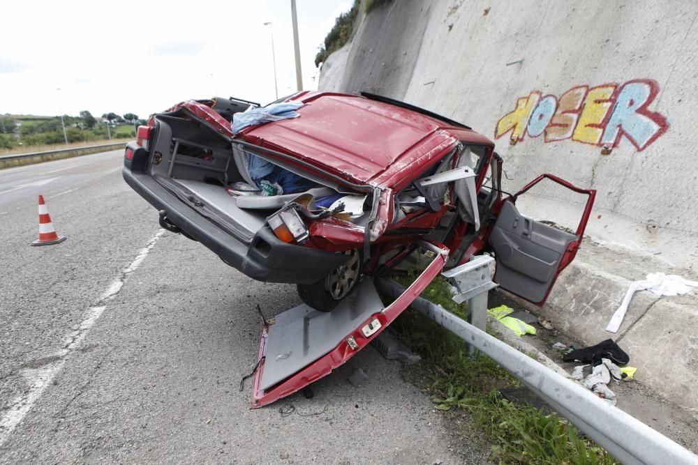 Accidente en la A-8 a la altura de Tremañes