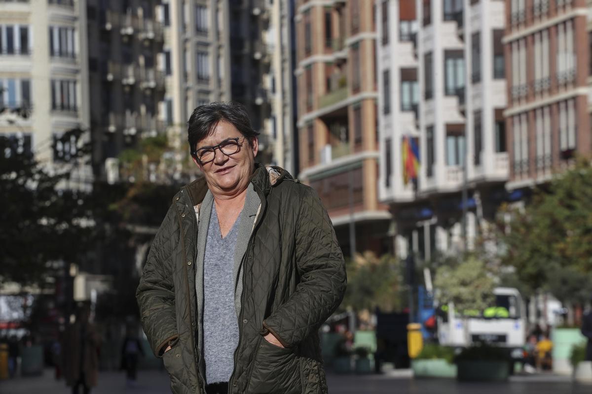 Alicia Miyares en la plaza del ayuntamiento de València.