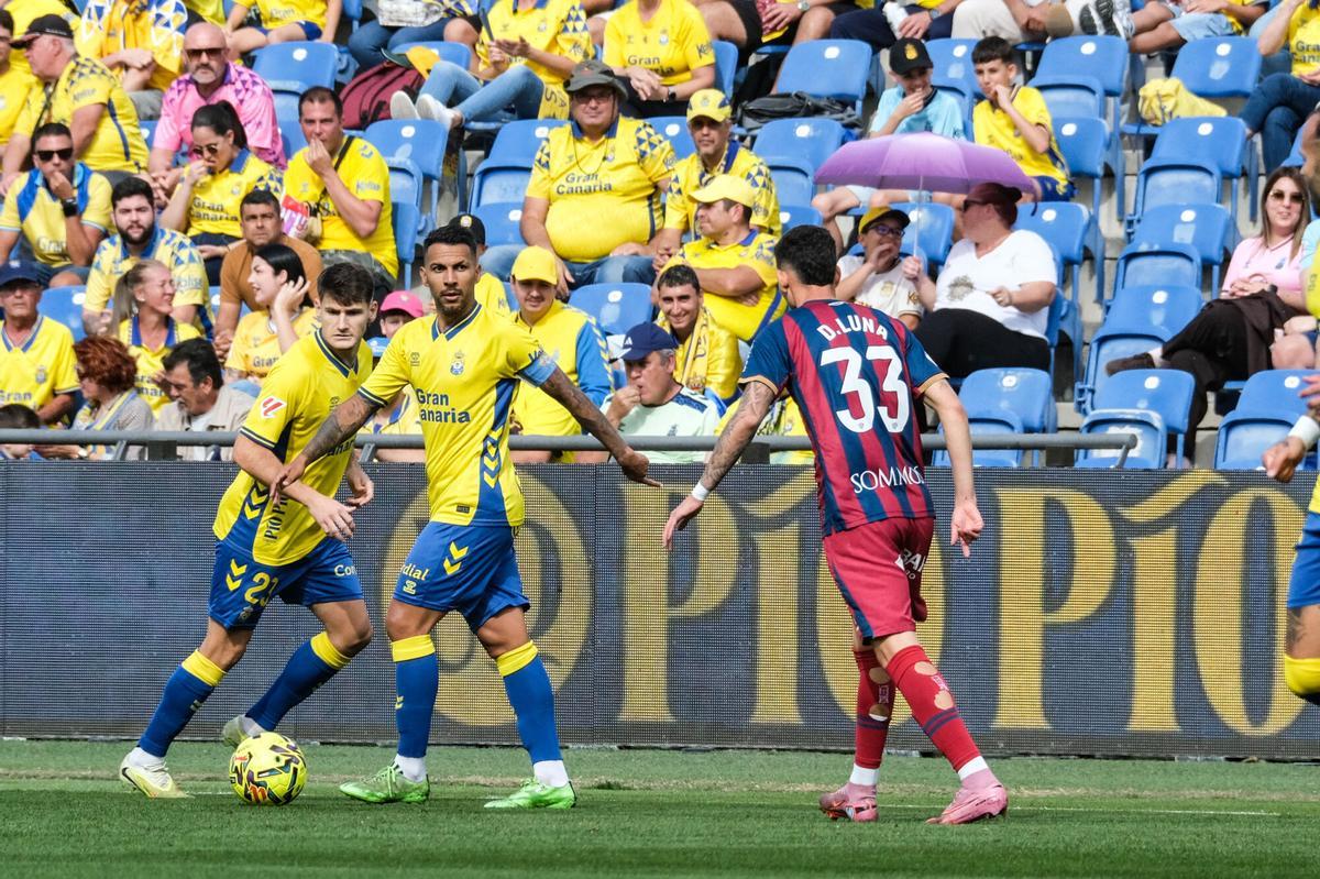 UD Las Palmas-Huesca | 05/04/2026  | 05/04/2026 | Fotógrafo: José Carlos Guerra