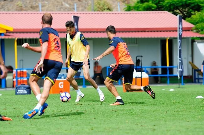 Entrenamienro de la UD Las Palmas previo a la ...