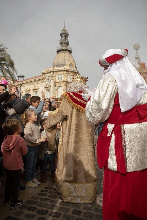 El desembarco en Cartagena de los Reyes Magos, en imágenes