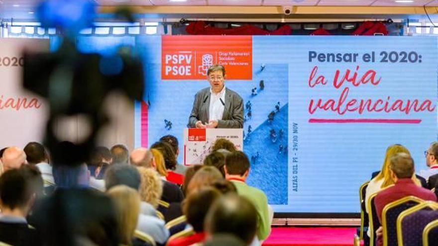 Ximo Puig interviene en el seminario socialista de l&#039;Alfàs del Pi, ayer.