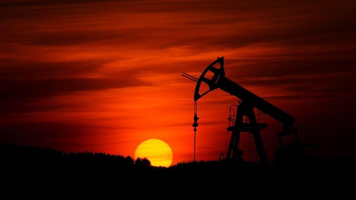 Arabia Saudí producirá menos petróleo y Rusia y Kazajistán, más