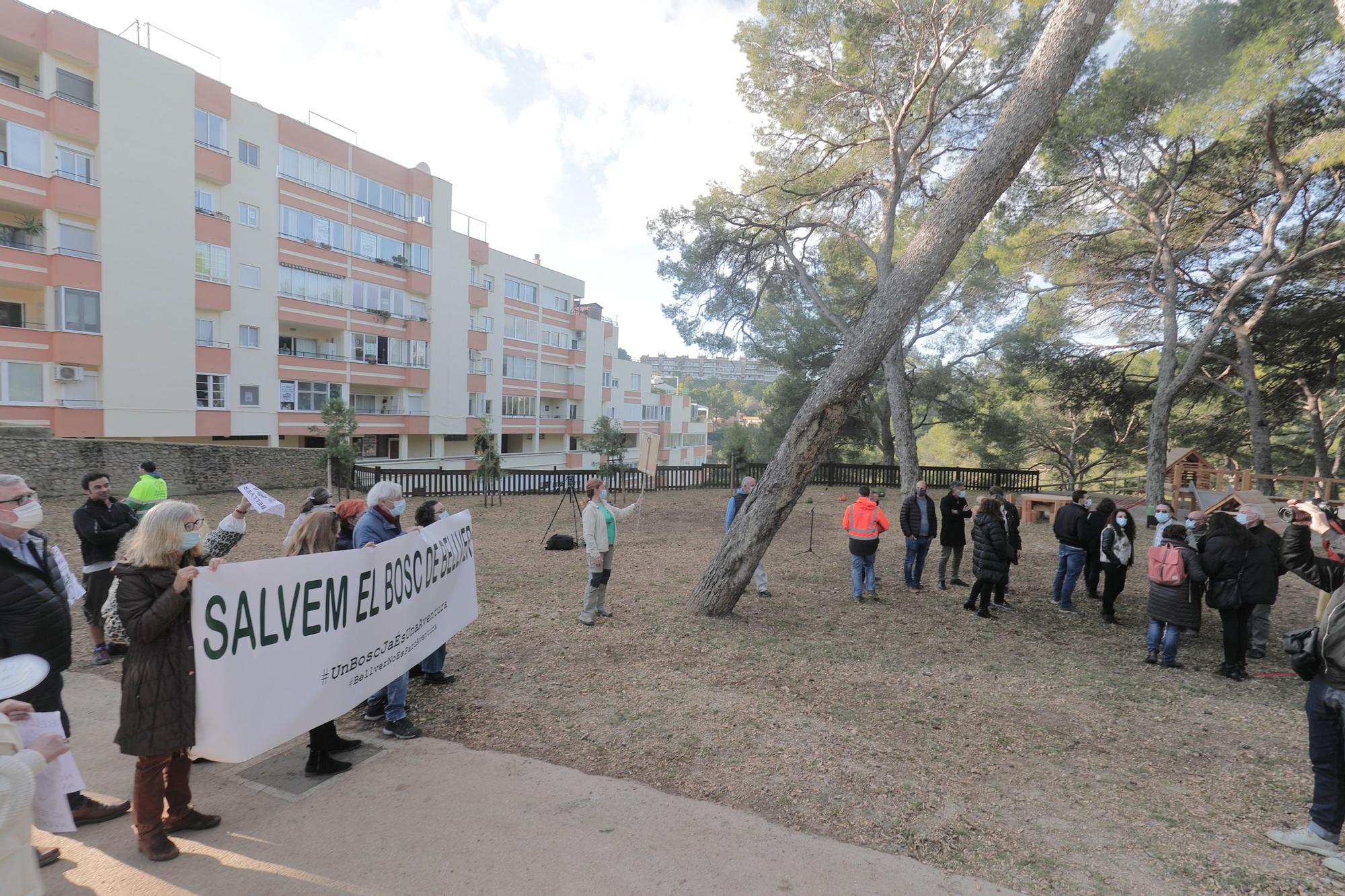 Cort inaugura el parque de aventuras del bosque de Bellver entre protestas vecinales