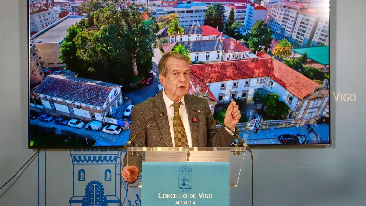 Abel Caballero, durante una rueda de prensa en el Concello de Vigo.