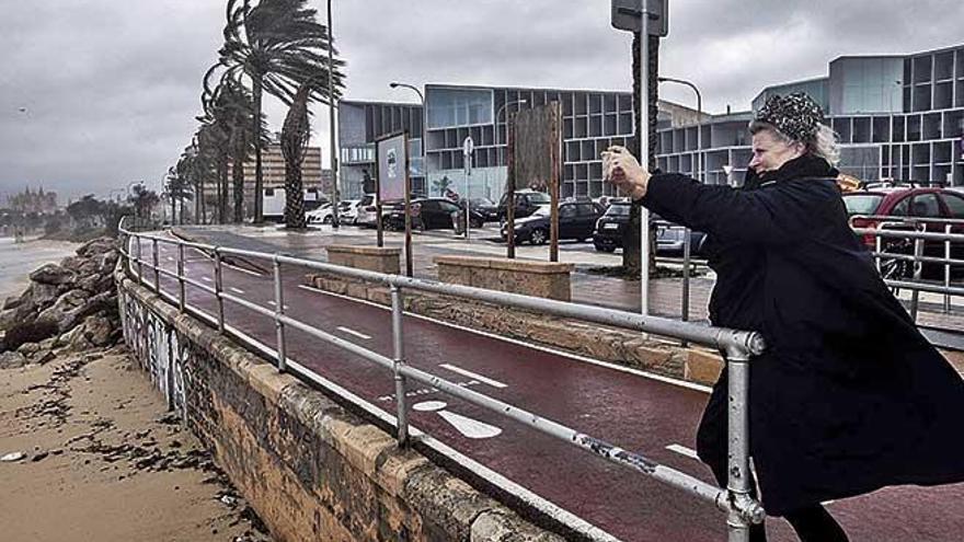 Los fuertes vientos y las lluvias azotarÃ¡n desde hoy y hasta el prÃ³ximo martes a todo el archipiÃ©lago.