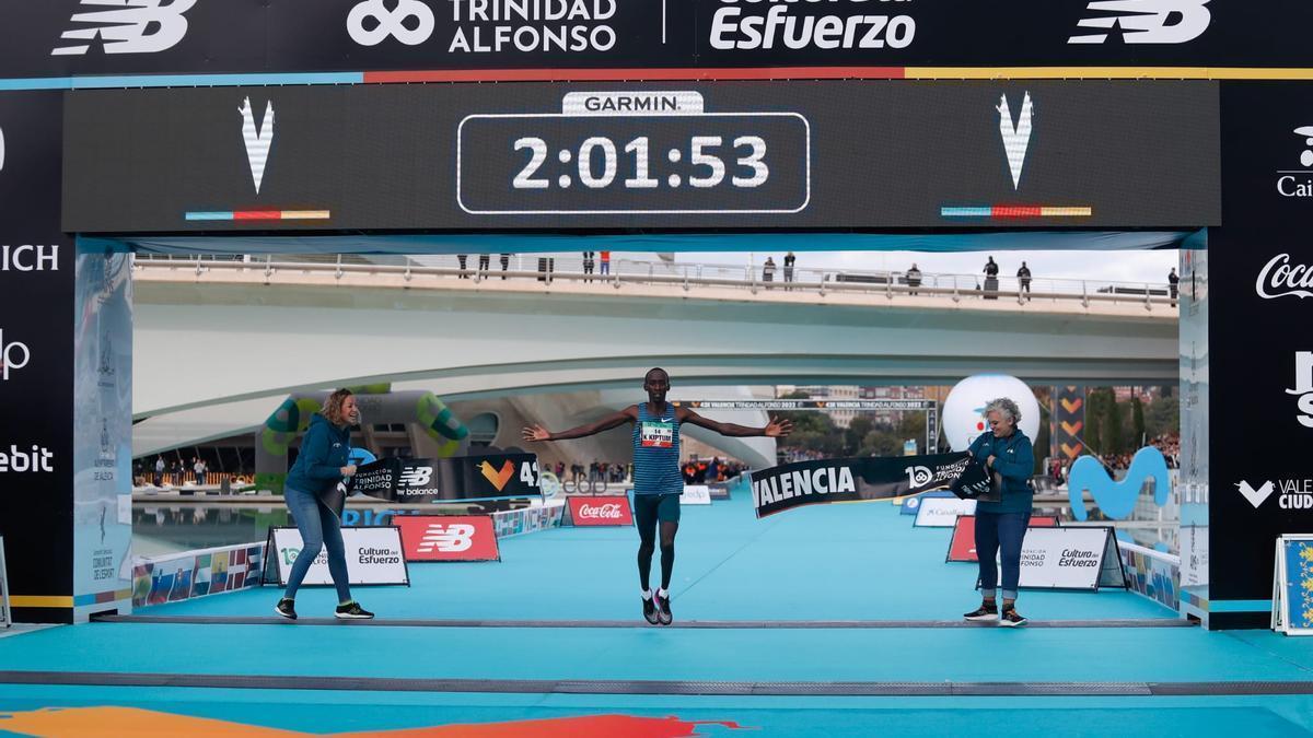 Kiptum destroza el récord del Maratón Valencia Trinidad Alfonso.