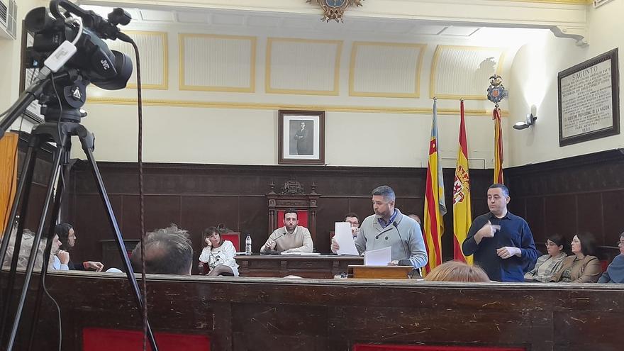 López pide explicaciones de contratos con familiares del alcalde y una edil