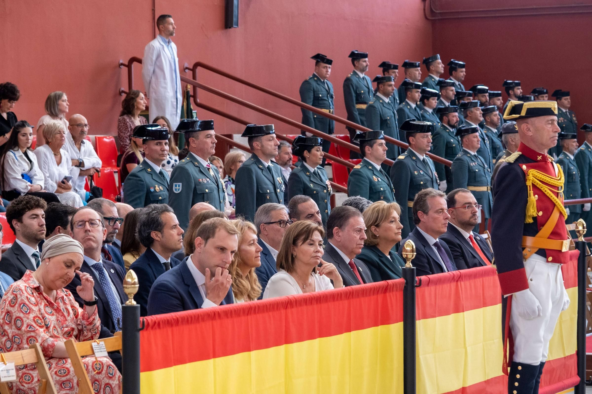 EN IMÁGENES: Así fueron los actos en Oviedo del 179 aniversario de la Guardia Civil