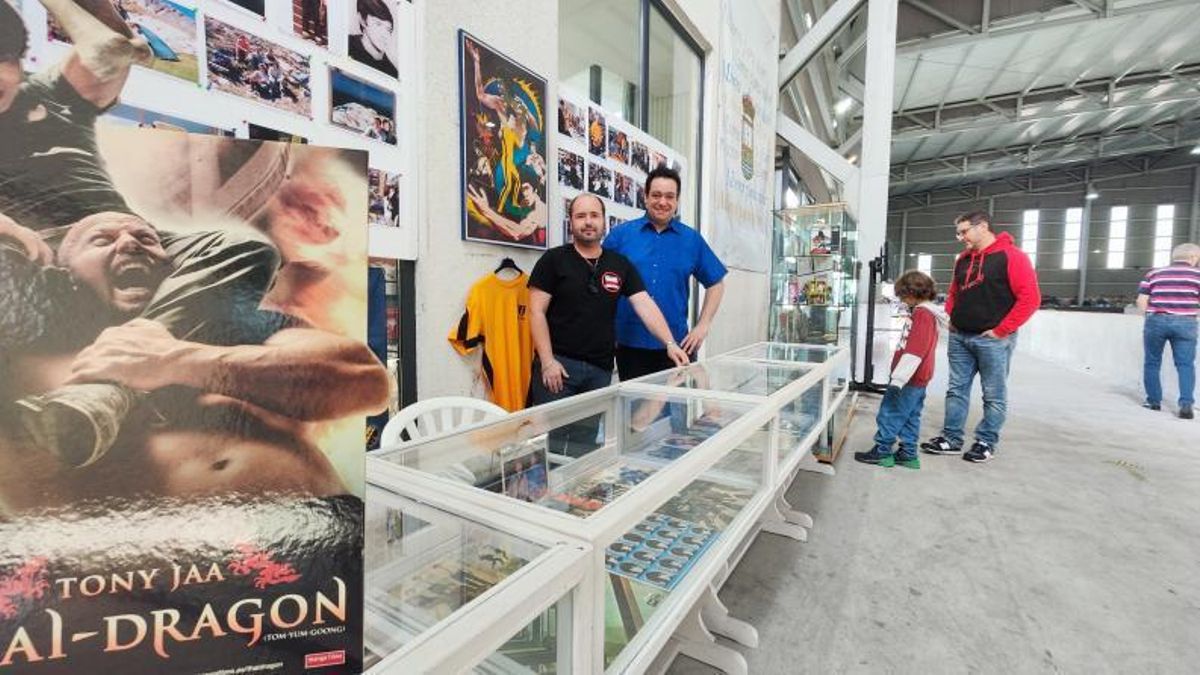 Cristian Álvarez y Miguel Martínez, en la exposición homenaje a Tino Peláez y «Pequeño Dragón». | A. Velasco