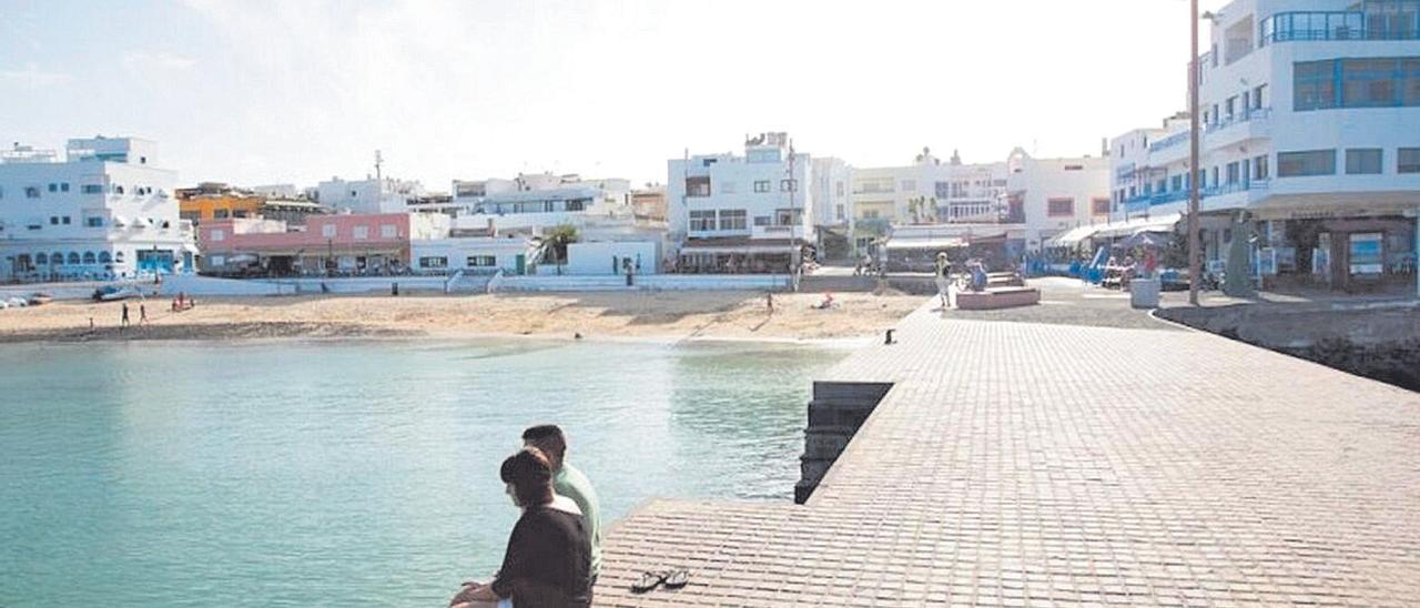 Zonas de la playa chica de Corralejo, Fuerteventura, que desaparecerán con la subida del nivel del mar.