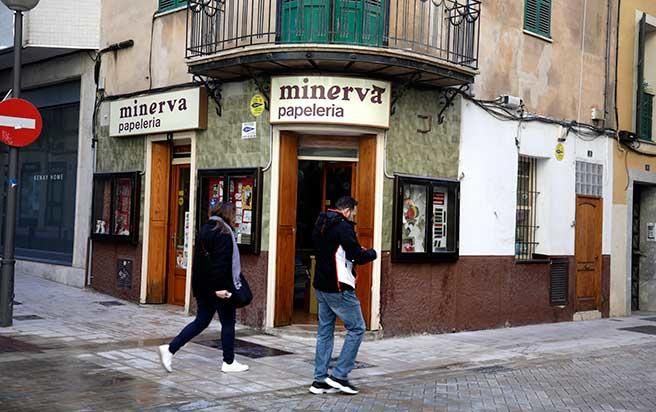 La emblemática papelería Minerva busca su continuidad