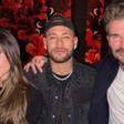 Neymar, junto a Victoria y David Beckham