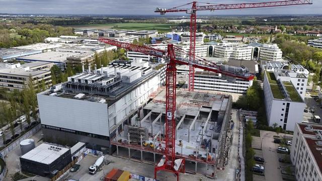 Treballs per a l’expansió del centre de dades d’IBX Equinix a la localitat d’Aschheim a prop de Munic.    | REUTERS
