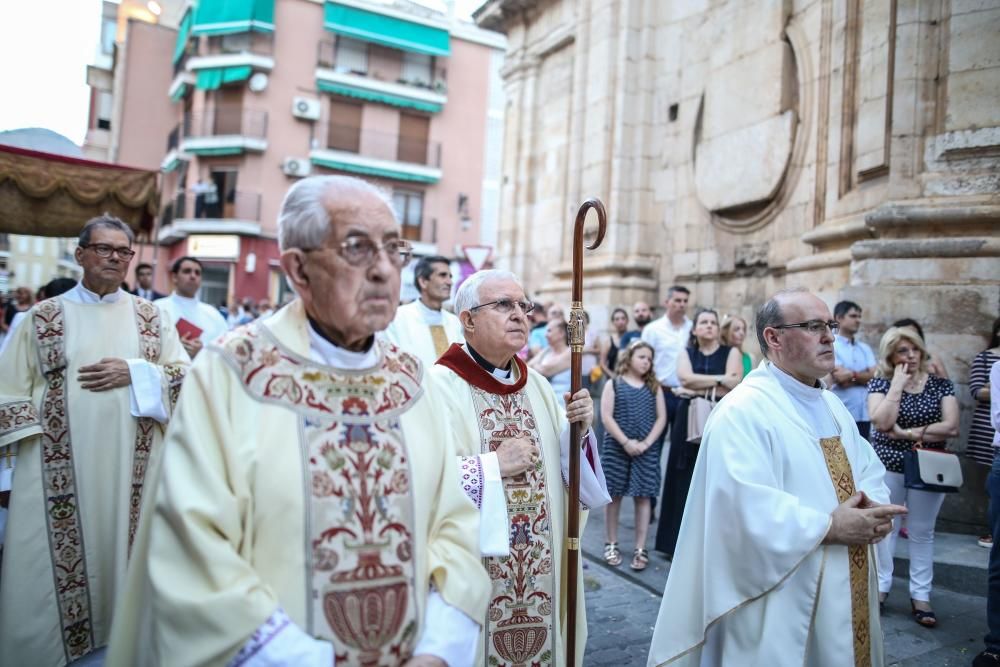 El obispo Jesús Murgui presidió la procesión