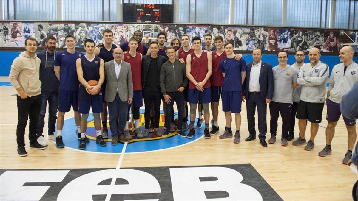 Steve Nash y Stu Holden visitaron la Ciutat Esportiva