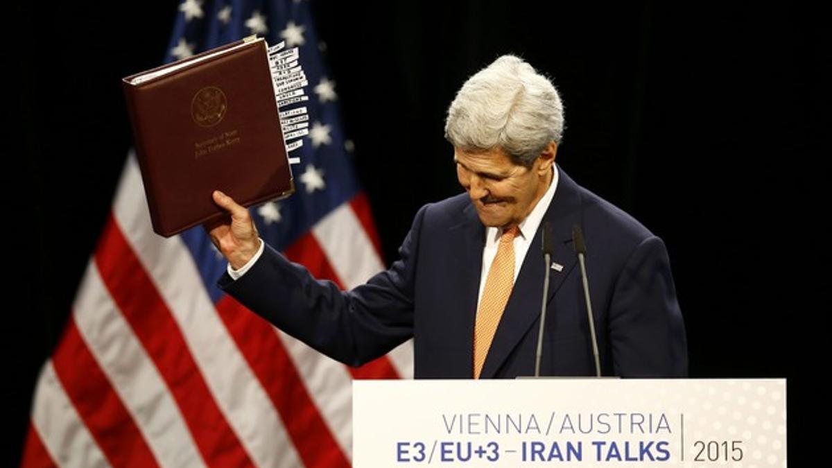 El Secretario de Estado John Kerry celebra el acuerdo sobre el programa nuclear de Irán en Viena.