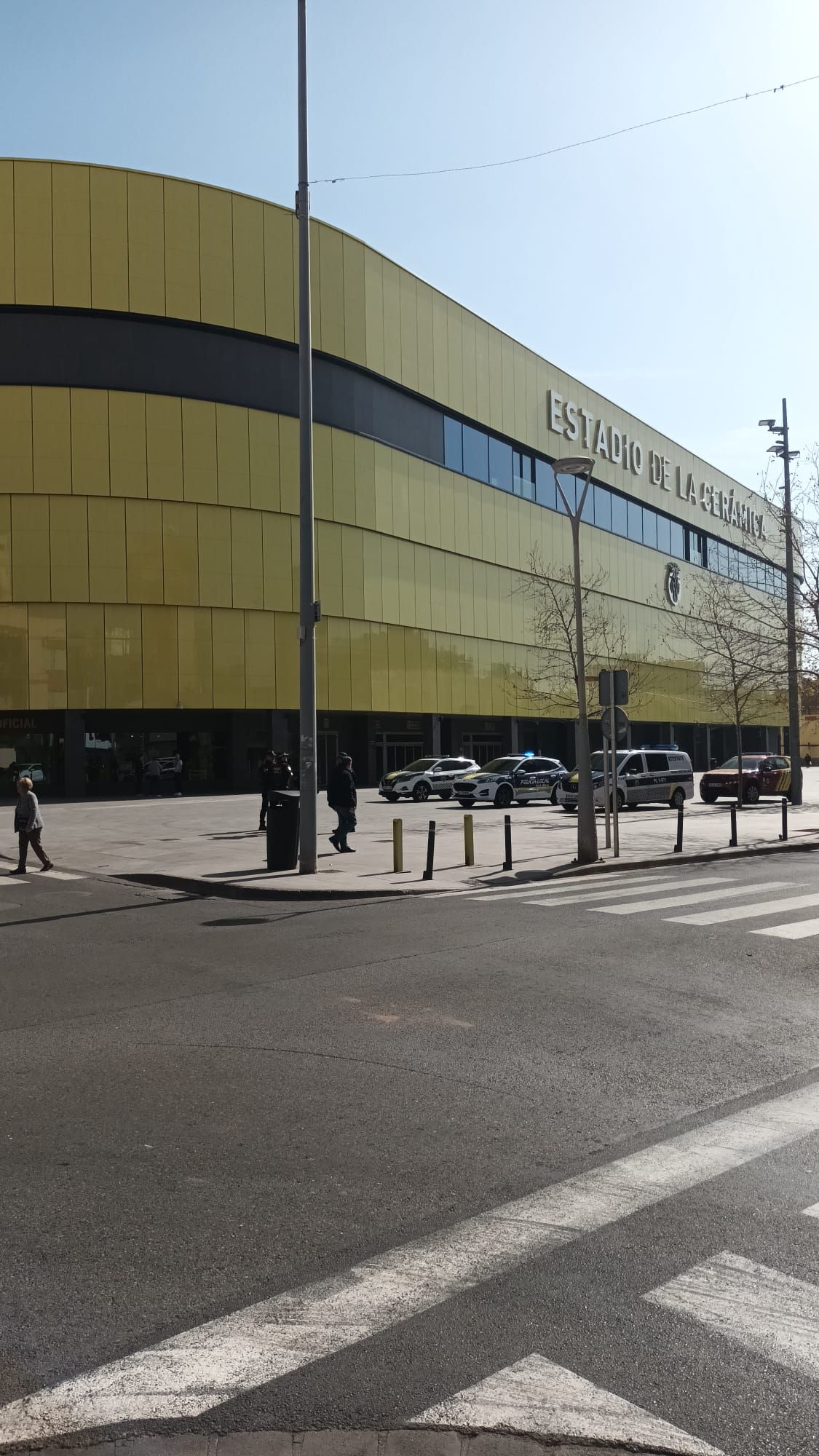 Ambiente matinal en el Estadio de la Cerámica en la previa del Villarreal-Olympique