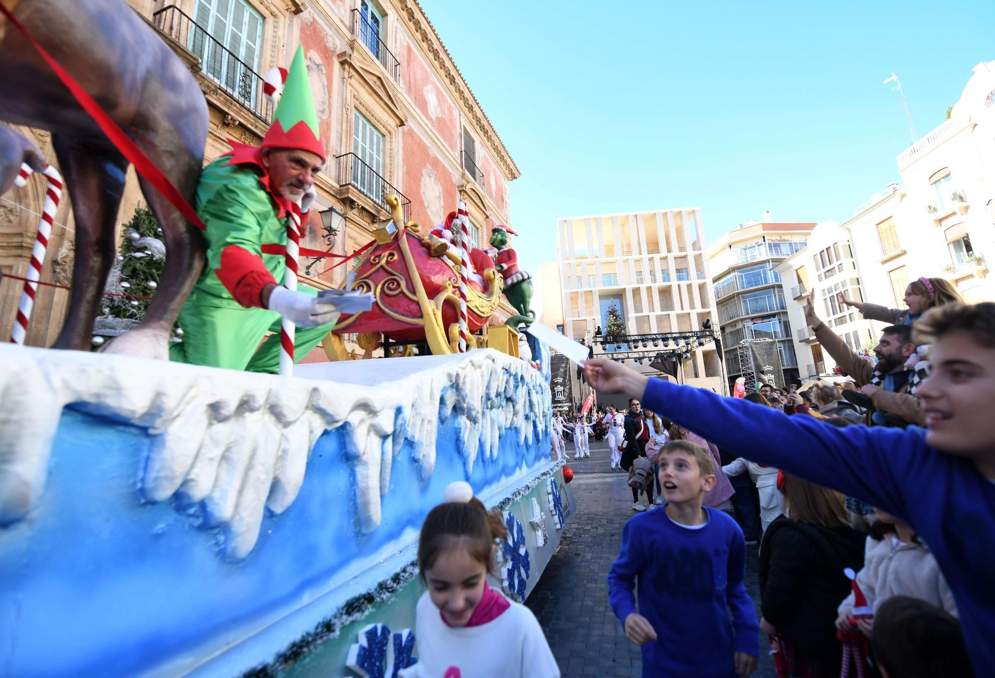 Las mejores imágenes del desfile de Papá Noel en Murcia