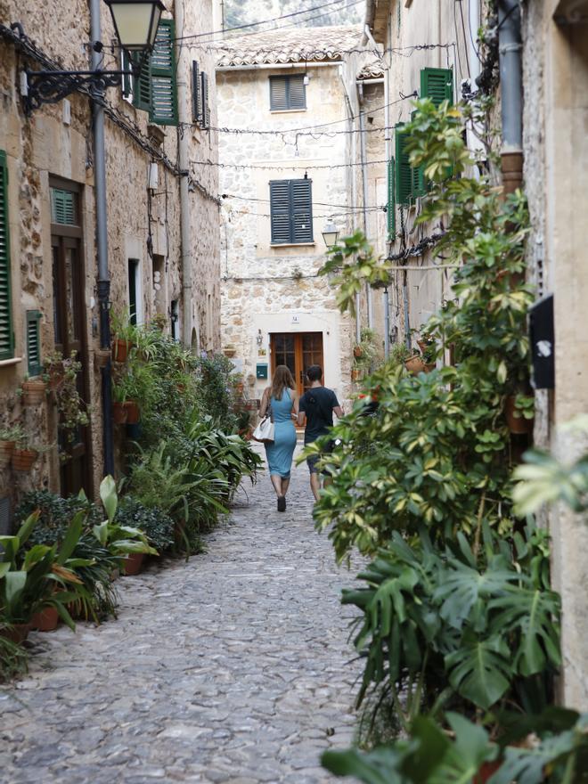 So sieht es in der Urlauberhochburg Valldemossa auf Mallorca zu Beginn der Nebensaison aus