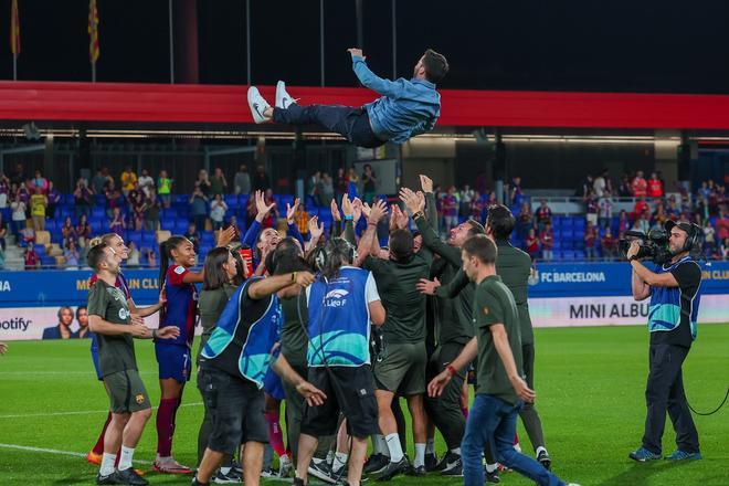 Liga F: FC Barcelona - Betis, el partido de despedida de Sandra Paños, Mariona Caldentey y Jonatan Giráldez, en imágenes