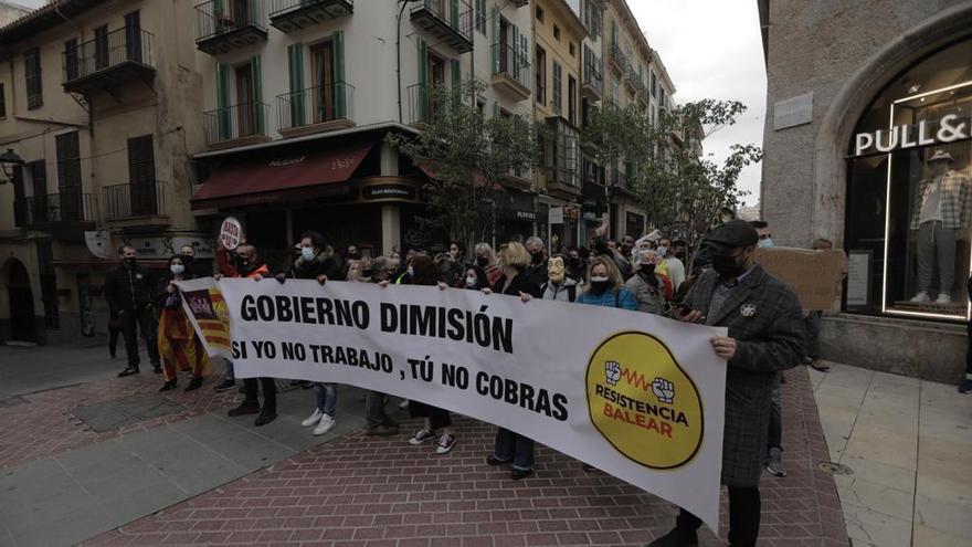Cerca de cien personas participan en la manifestación de la Resistencia Balear