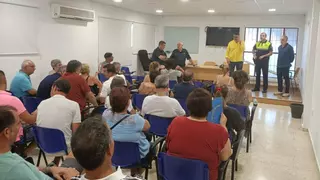 Reunión de las fuerzas de seguridad con seis urbanizaciones de Sant Joan