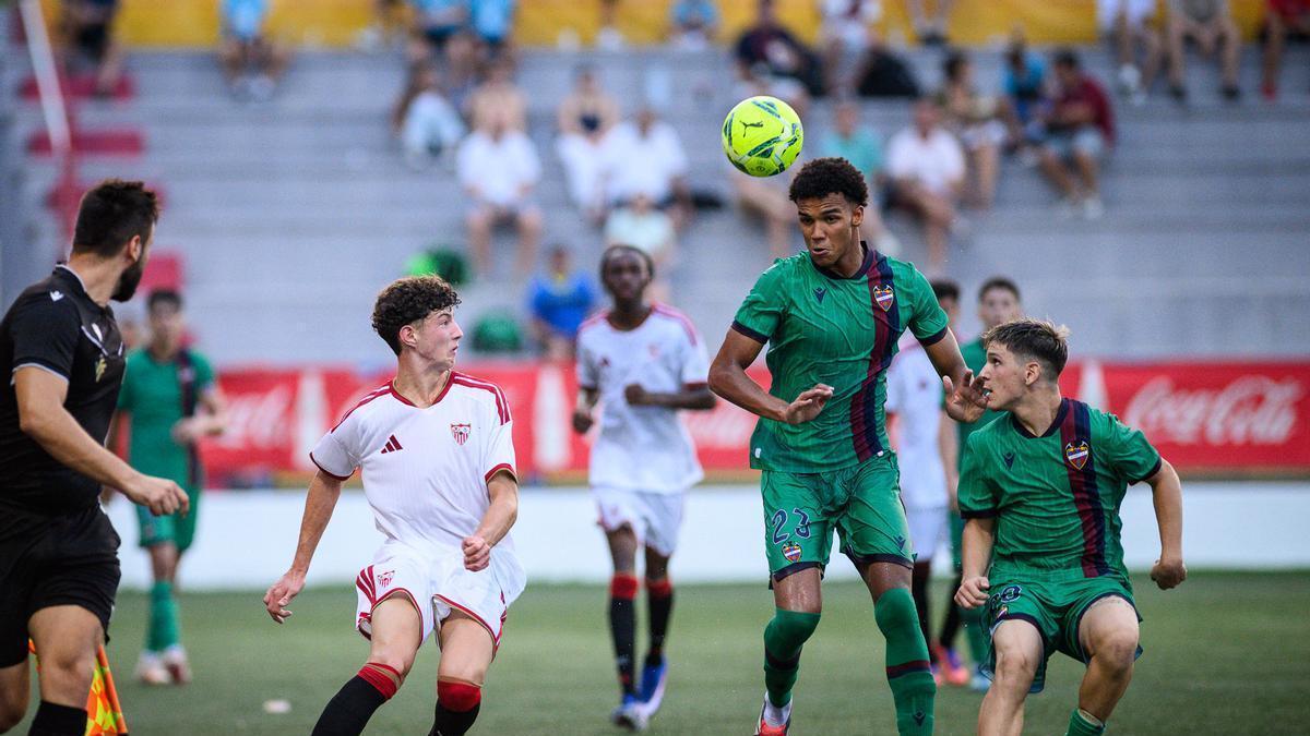 Levante y Sevilla lo dejan todo por decidir para la última jornada