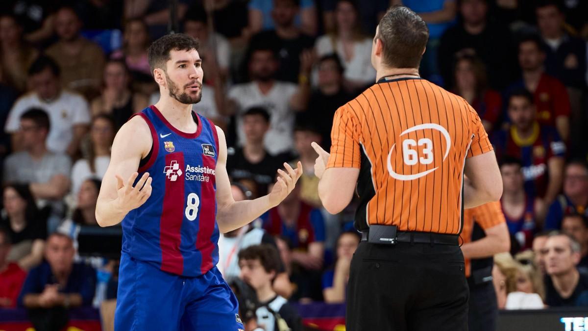 Darío Brizuela pide explicaciones en el Barça - Madrid de ACB