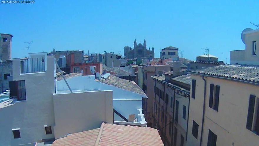 Mittagssonne in Palma: Die Kathedrale am Samstag (4.7.)