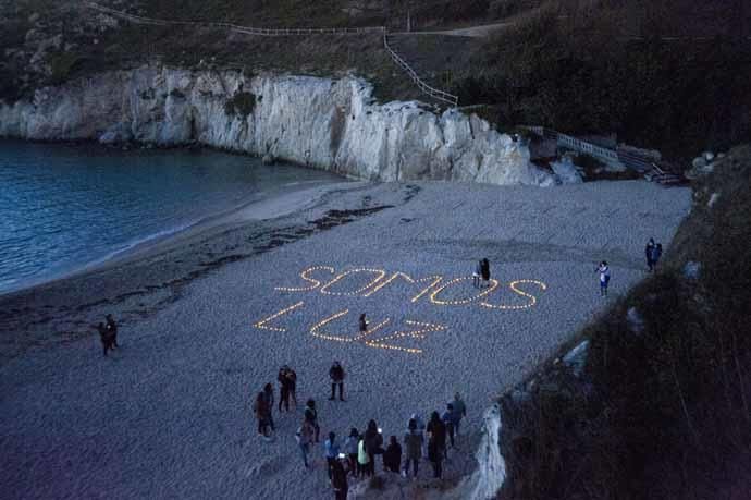 Mensajes por la paz en la arena de A Coruña