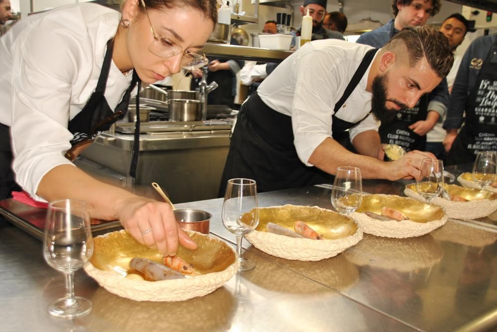 Niki Pavanelli, cocinero del restaurante tinerfeño Il Bocconcino, gana con su «Tierra y mar» el primer premio de la V edición del certamen guardamarenco