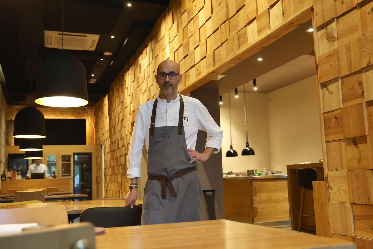 El chef Rafa Centeno, en su restaurante vigués Maruja Limón.