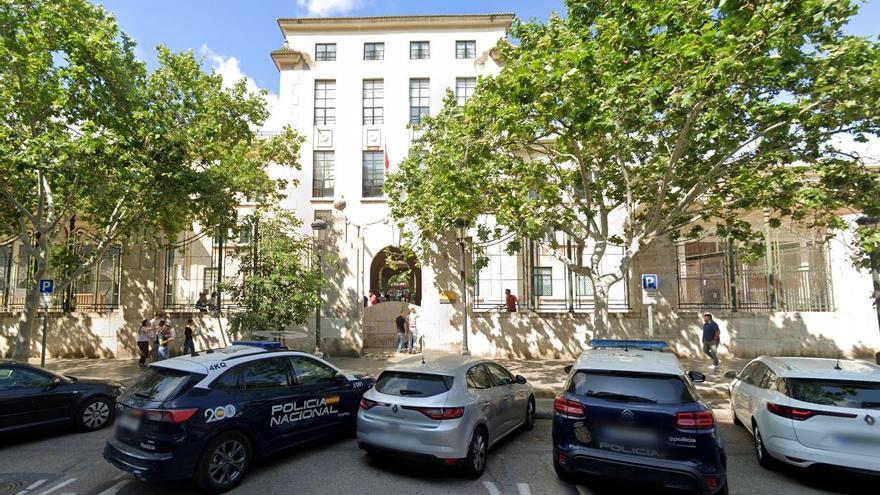 La jueza archiva el caso del cirujano plástico porque la víctima tuvo que volar a Italia un día antes de ratificar