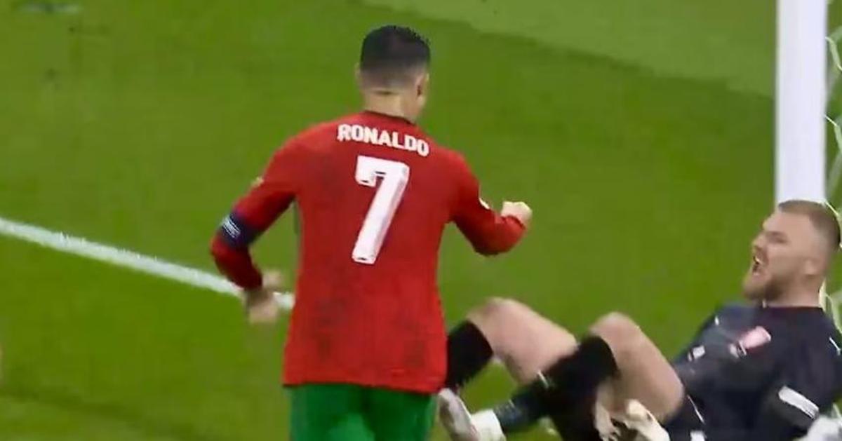 El gesto antideportivo de Cristiano a Stanek, portero de la República Checa