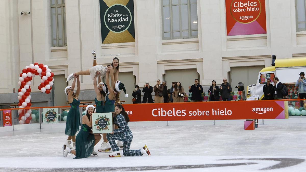 Celebra la magia de la temporada con “Amazon y la Fábrica de Navidad”