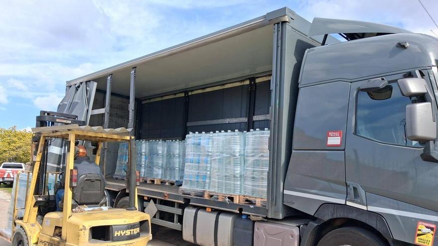 Fermoselle recibe una nueva remesa de agua potable para garantizar el abastecimiento de los vecinos