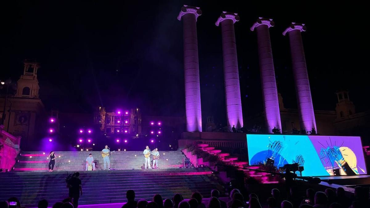 Les torres de Puig i Cadafalch de Barcelona il·luminades durant l'acte institucional de la Diada a Barcelona