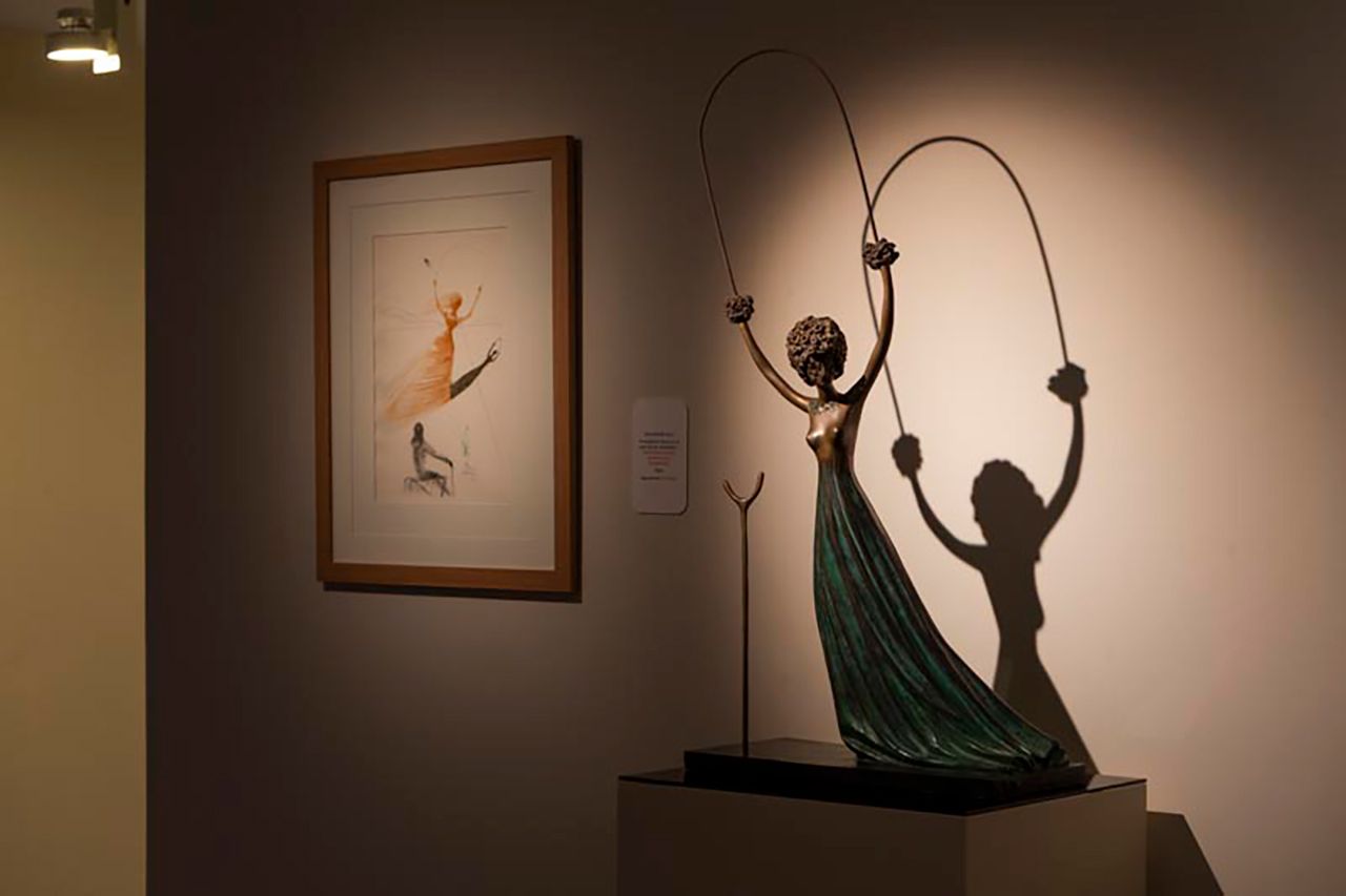 Escultura de Salvador Dalí en la exposición
