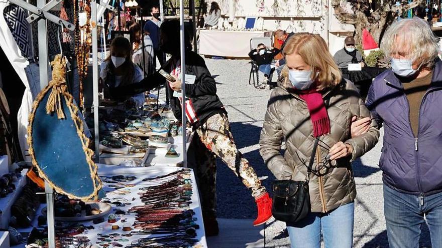 Las Dalias abre su mercadillo de Navidad