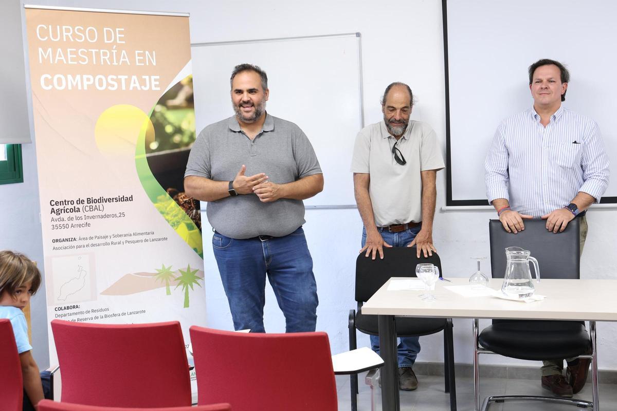 Samuel Martín (i), consejero de Paisaje y Soberanía Alimentaria del Cabildo de Lanzarote