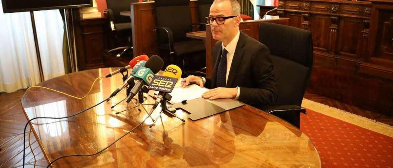 El alcalde, Jesús Vázquez, durante su comparecencia al término de la Junta de Gobierno Local. // J. Regal