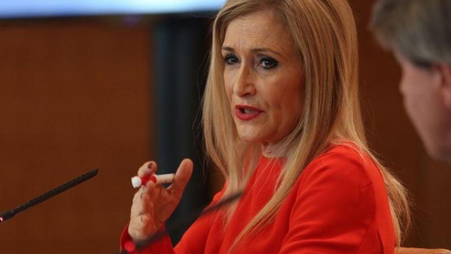 Cifuentes reúne de urgencia a su equipo mientras crecen las peticiones de dimisión tras el vídeo de las cremas