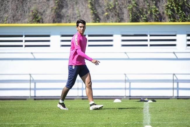 Entrenamiento de la UD Las Palmas en Barranco ...